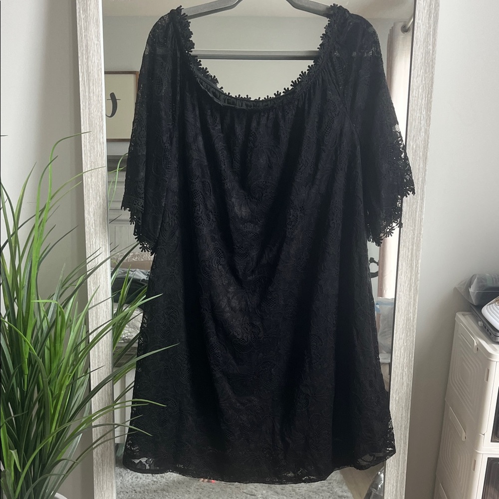 Elegant Black Lace Dress